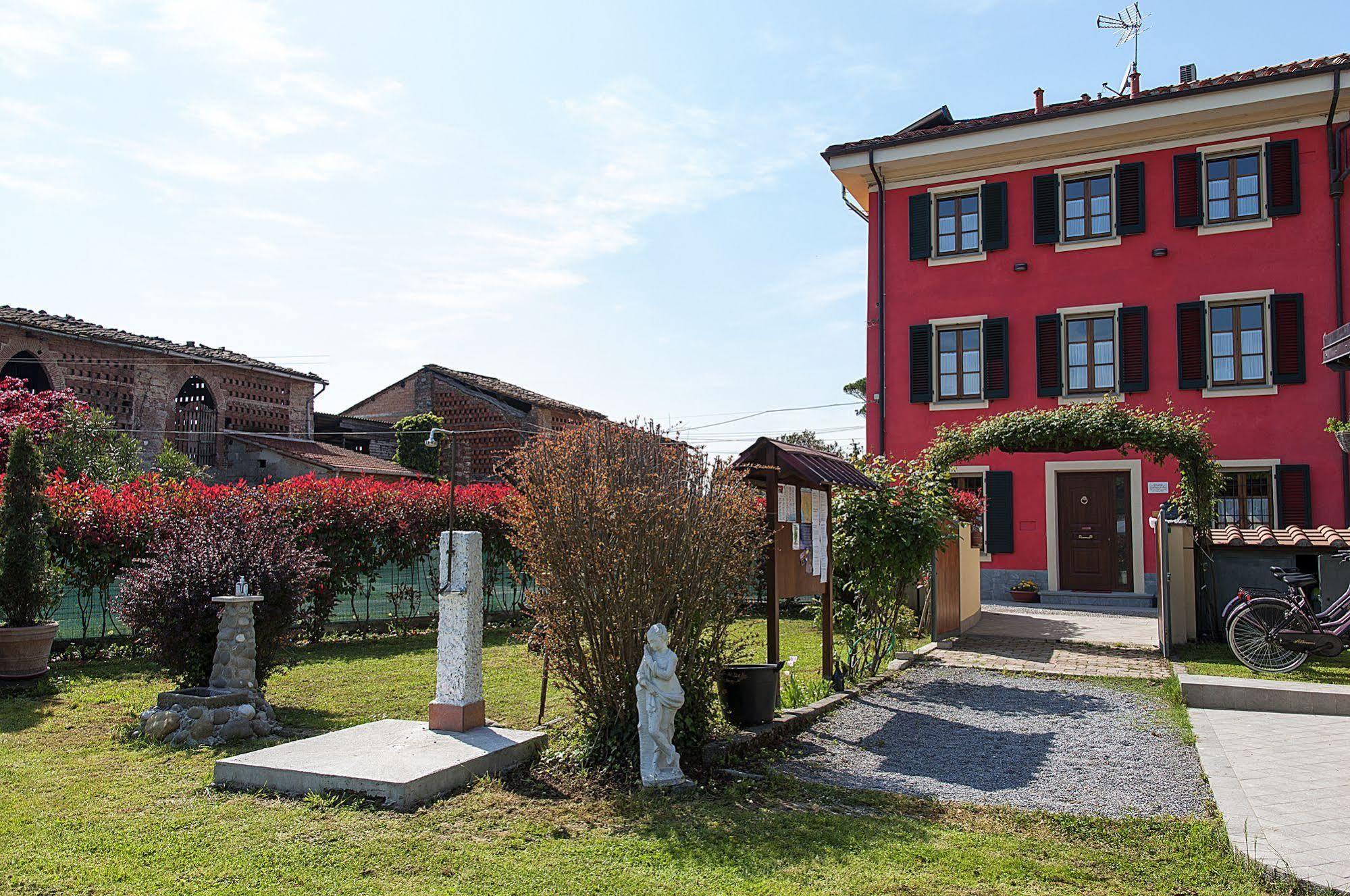 B&B Il Giardino Dei Poeti And Apartaments Lucques Extérieur photo